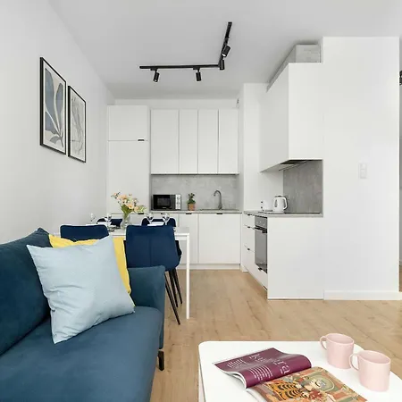Nowoczesny Z Balkonem I Parkingiem W Garazu Podziemnym Blisko Spodka By Renters شقة
