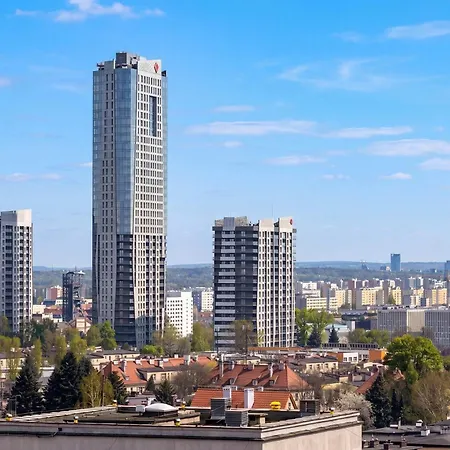 Nowoczesny Z Balkonem I Parkingiem W Garazu Podziemnym Blisko Spodka By Renters شقة كاتوفيتسه